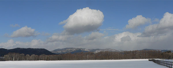雪原と雲
